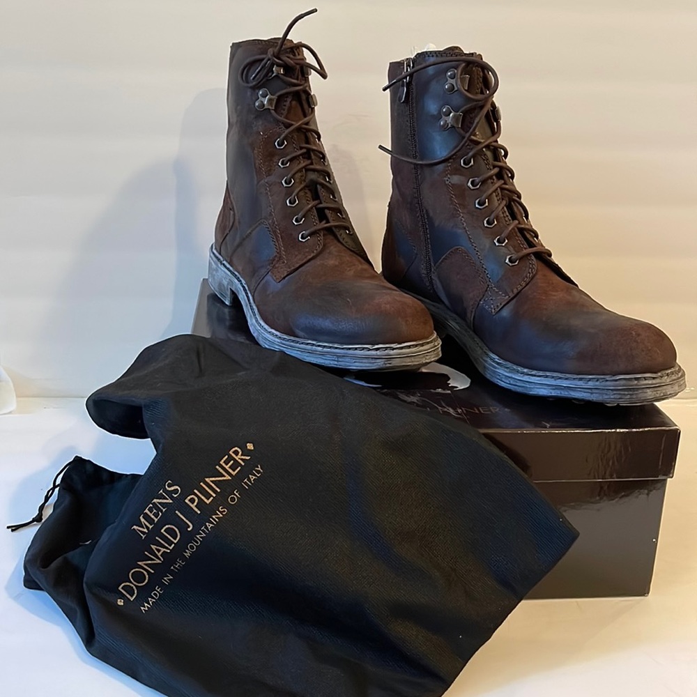 DONALD J PLINER - Vintage Suede Boots - New in Box - Made in Italy